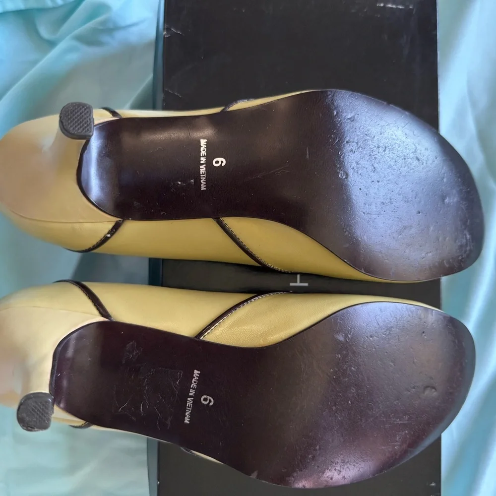 Yellow Classic Heels with Rounded Toe - Picture 6 of 7